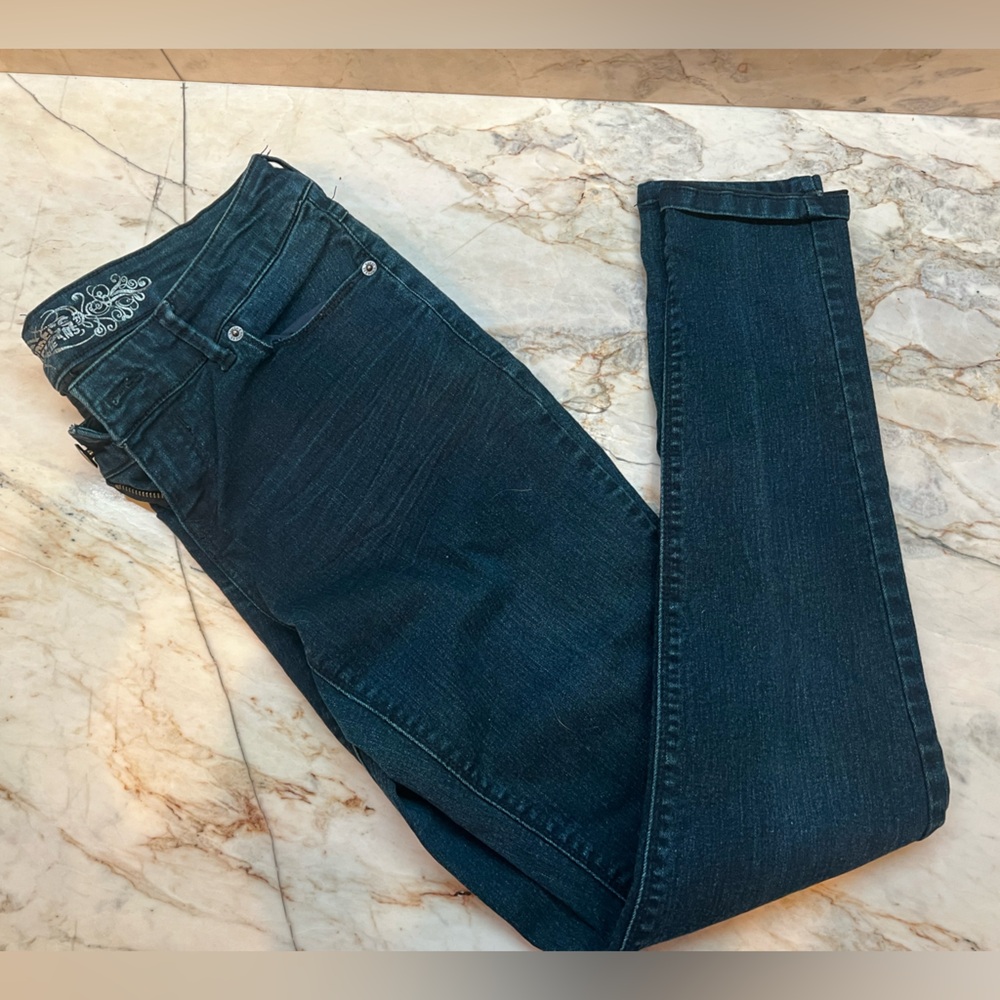 Express dark wash skinny jeans – size 8
